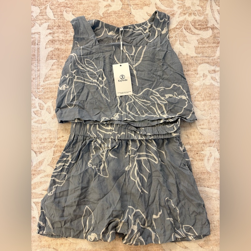NWT Kaywide Blue and White Floral Two Piece Set Size S